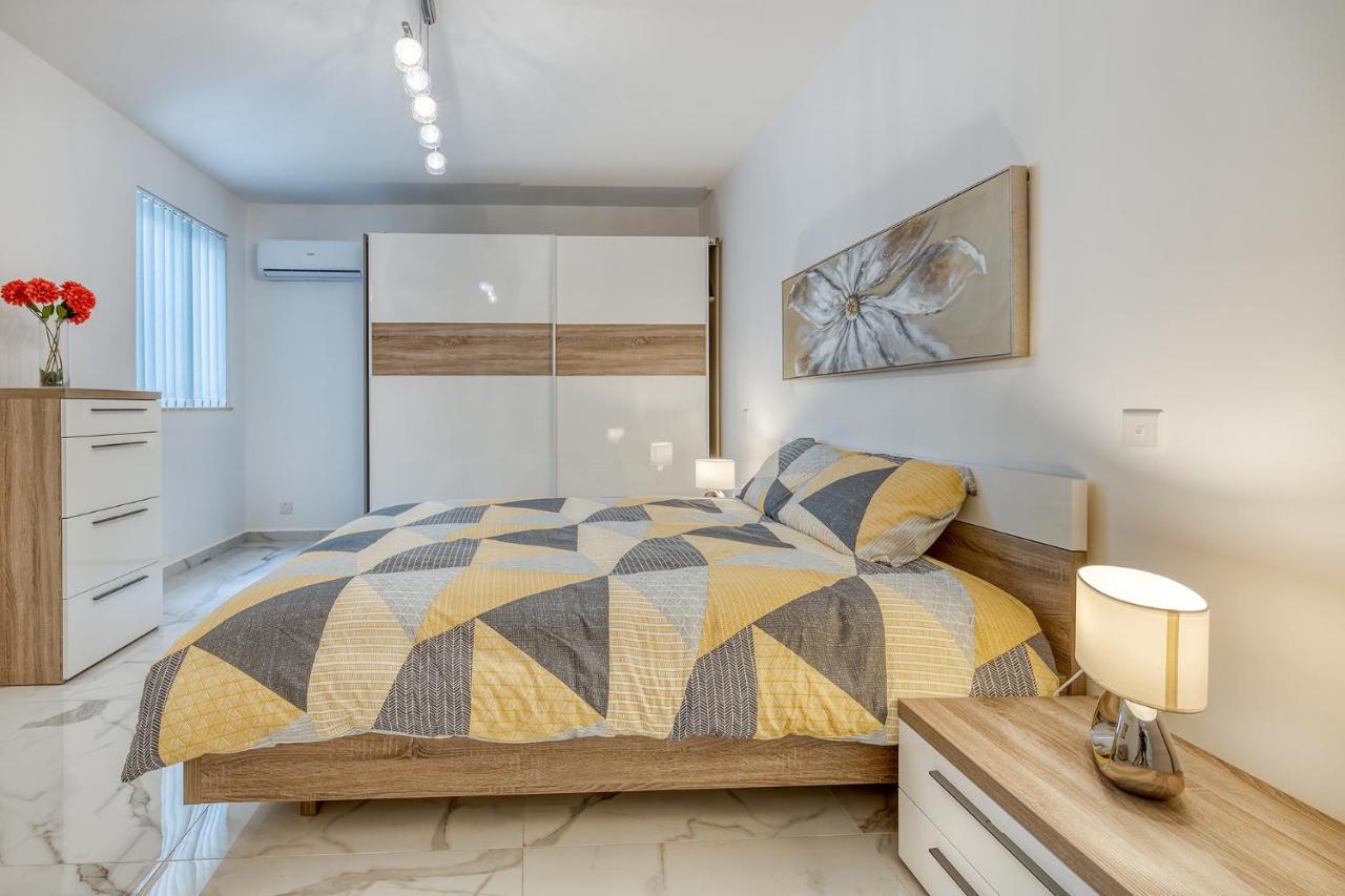 Stylish 2Br Apartment In Central St Julians St. Julian's Zewnętrze zdjęcie