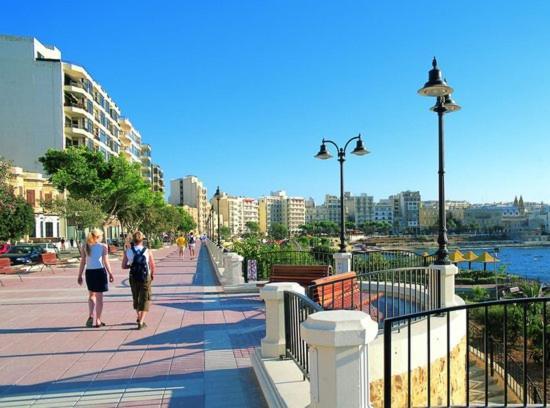 Stylish 2Br Apartment In Central St Julians St. Julian's Zewnętrze zdjęcie