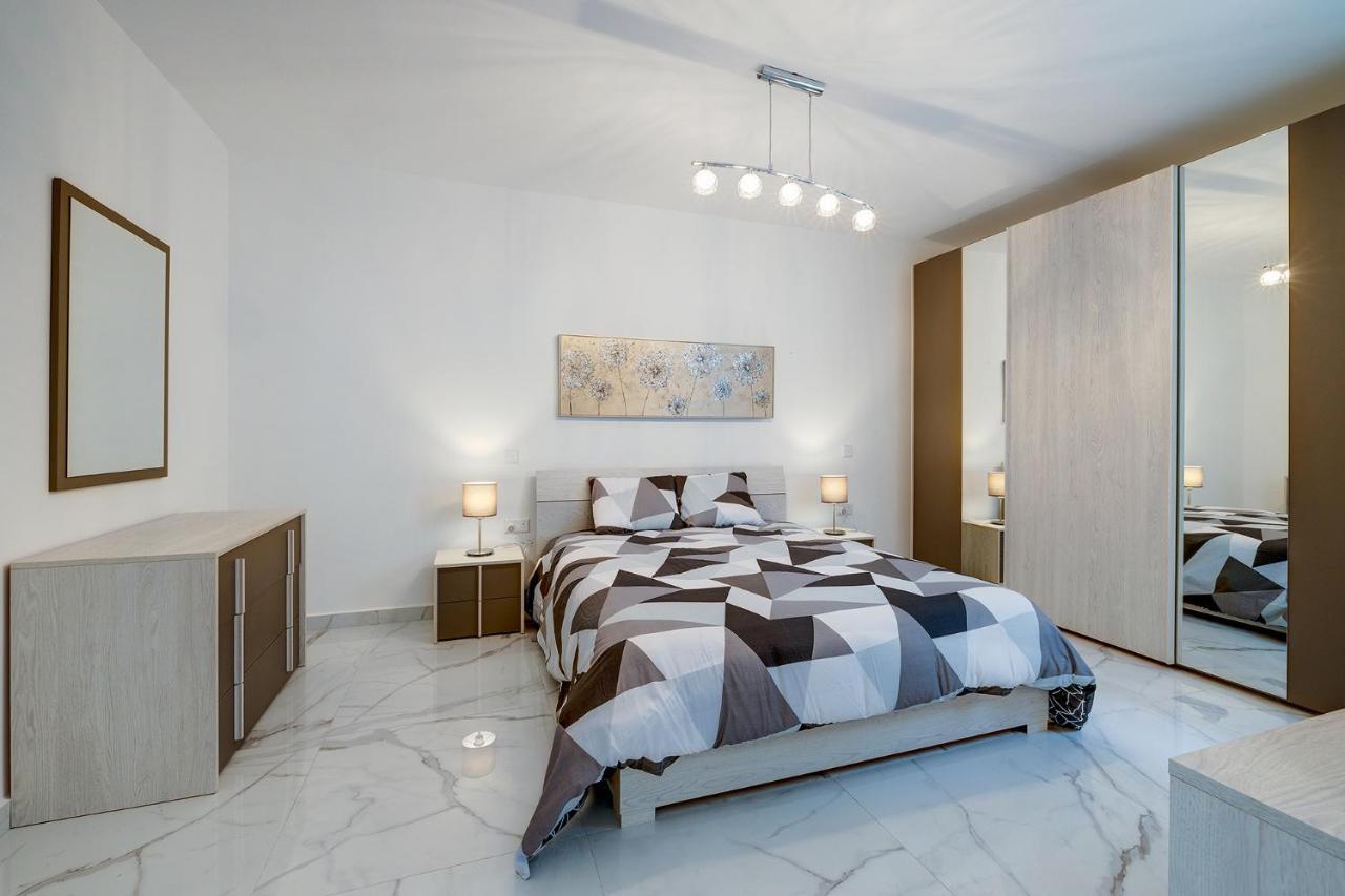 Stylish 2Br Apartment In Central St Julians St. Julian's Zewnętrze zdjęcie