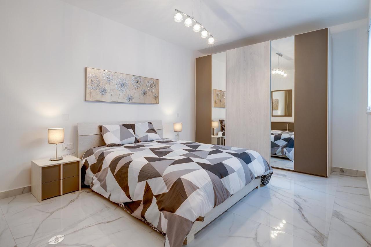 Stylish 2Br Apartment In Central St Julians St. Julian's Zewnętrze zdjęcie